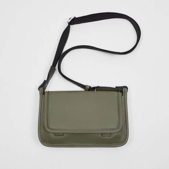 Beautiful Olive Colored Man Cross Body Bag To Take Your Casual Look Even Higher. - Picture 5 of 5
